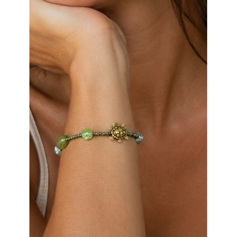 Unbranded Green Beaded Turtle Charm Bracelet Gold Tone Hook Clasp Boho 9 Inch